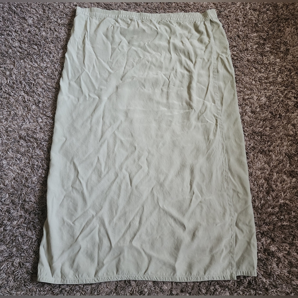 Eileen Fisher 100% Silk Sage Pull On Skirt Women's M/L